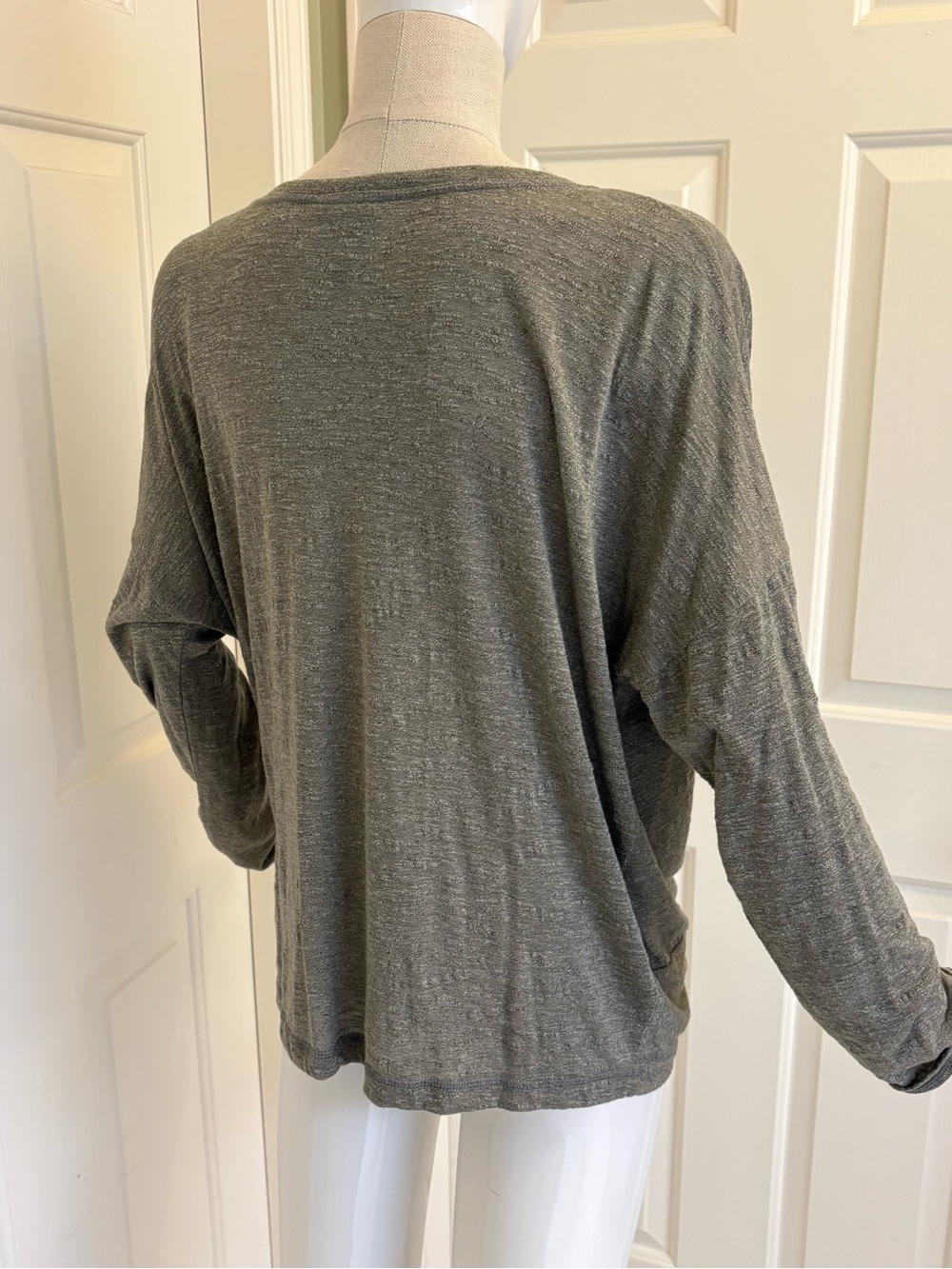 bobeau Olive Tone Twist-Front Long Sleeve Top. Sz XL fun, great fit. - Picture 5 of 10